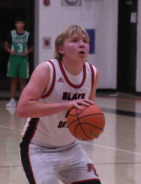 131945365_web1_myers
Ashton Myers